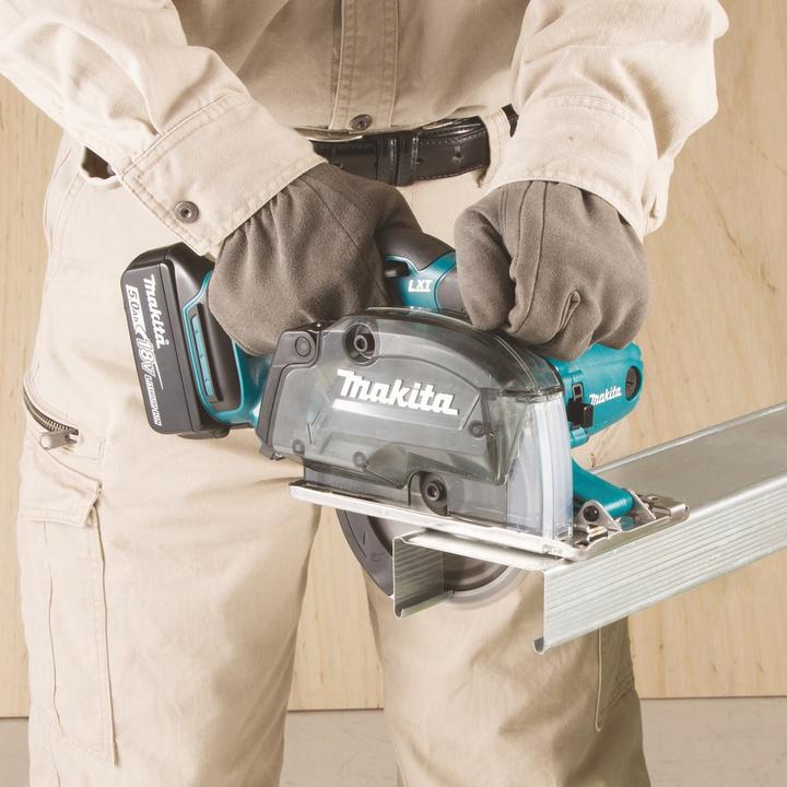 Produktbild Makita DCS 552 RTJ 18 V Akku Metall Handkreissäge 136 mm im Makpac + 2x 5,0 Ah Akku und Lader + Säge