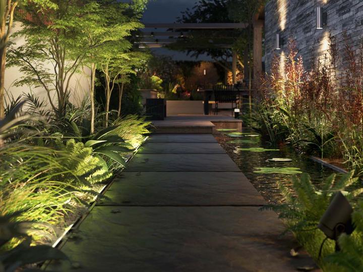 Image du produit Philips Hue amaranth (1400 lm, IP65)