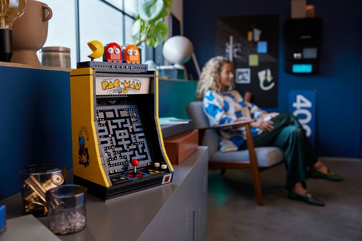 Actual product image LEGO PAC-MAN Arcade 10323 (10323, LEGO Icons, LEGO Rare Sets)