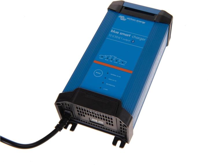 Victron Energy Blue Smart (12V, 30 A)