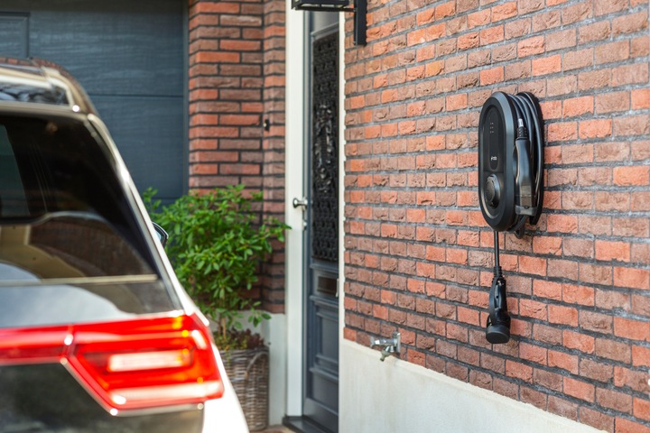Produktbild Ratio Electric Ratio Solar 11-22kW, Typ 2 Buchse, WLAN/LAN/BT (Typ 2, 22 kW, 32 A, Fest verdrahtet)