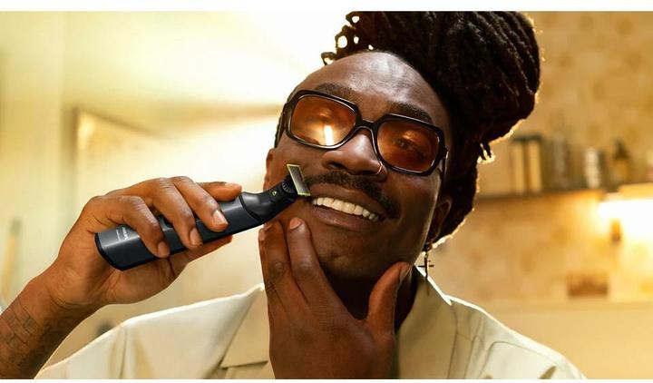 Actual product image Philips OneBlade Pro 360 Face + Body (QP6652/30)