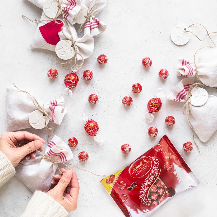 Produktbild Lindt Mini Lindor Milch Weihnachten (300 g)