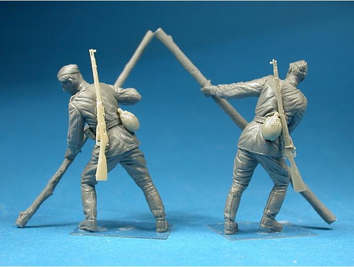 Actual product image Mini art Pushing Soviet Soldiers