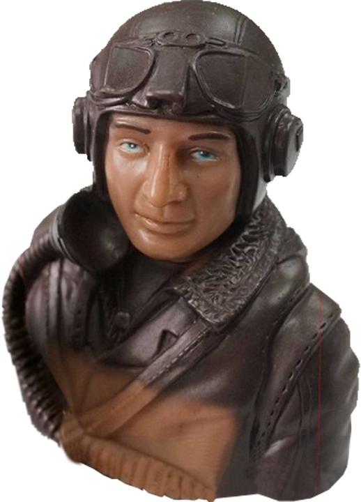 Planet-Hobby 1/5 WWII British Pilot Height 105mm, width 95mm, depth 60mm Weight: 68g