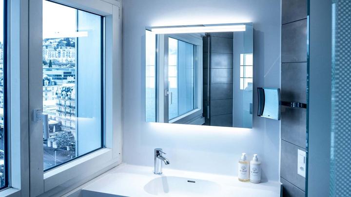Produktbild Schneider ARANGALINE mit Spiegelheizung LED Lichtspiegel, mit Steckdose, 167x78x14cm, 160.761.01.00