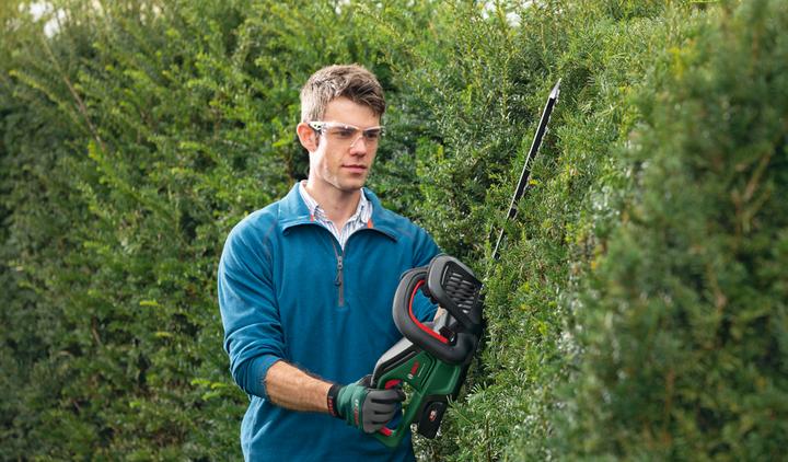 Actual product image Bosch Home & Garden Universal HedgeCut 18V-55 (Rechargeable battery operated)