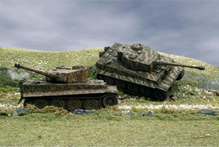Actual product image Italeri Pz.Kpfw.VI Tiger Ausf.E (2pcs.