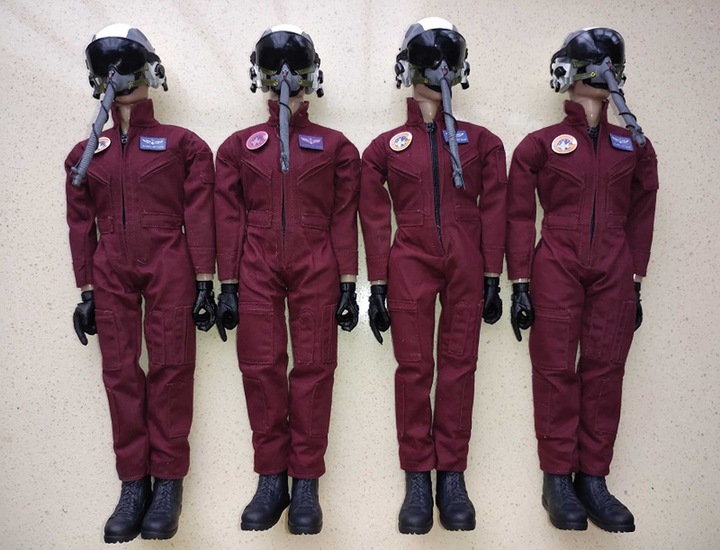 Produktbild Planet-Hobby 1/6 Pilotenfigur Jet mit Helm bordeaux Höhe 315mm, Breite 110mm, Tiefe 60mm Gewicht