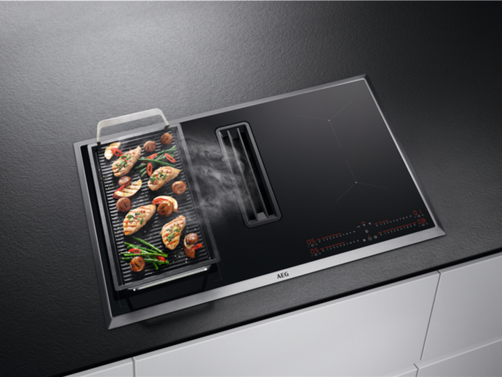 Actual product image AEG KOOKPLAAT MET AFZUIGING CCE84543XB