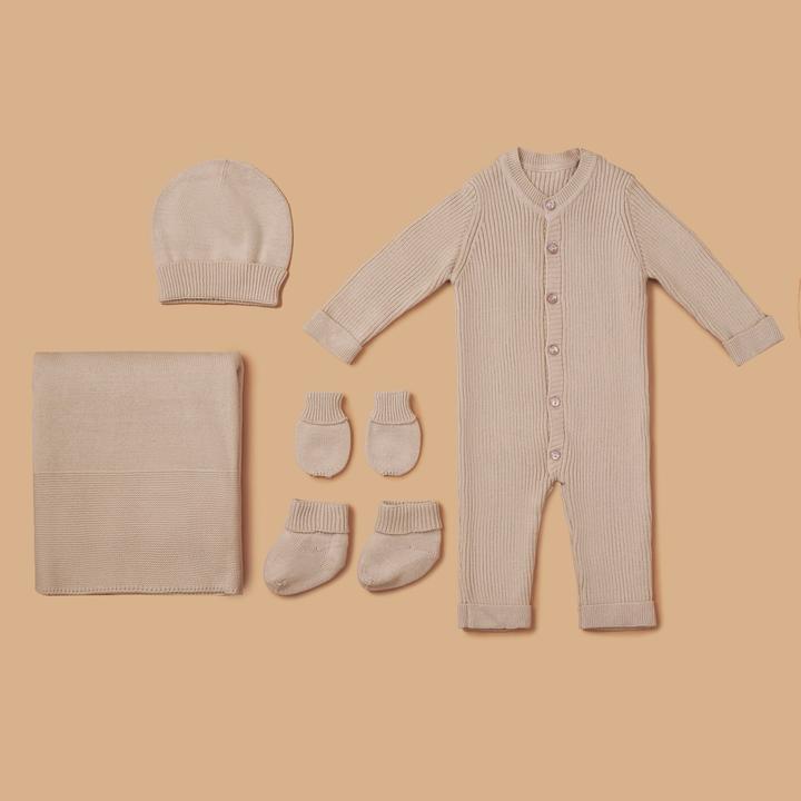 Immagine prodotto Zero.99 Set neonato 5 pezzi. - Coperta, tutina con bottoni, guantini, scarpine, cappellino, caldo beige (50, 56, 62, 68)