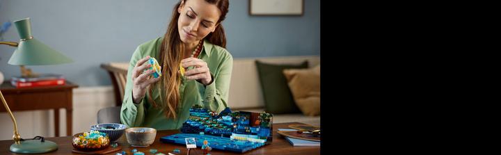 Actual product image LEGO Vincent van Gogh - Starry night (21333, LEGO Rare Sets, LEGO Icons)