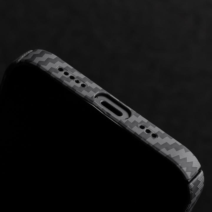 Produktbild Andi be free iPhone Case Carbonlook