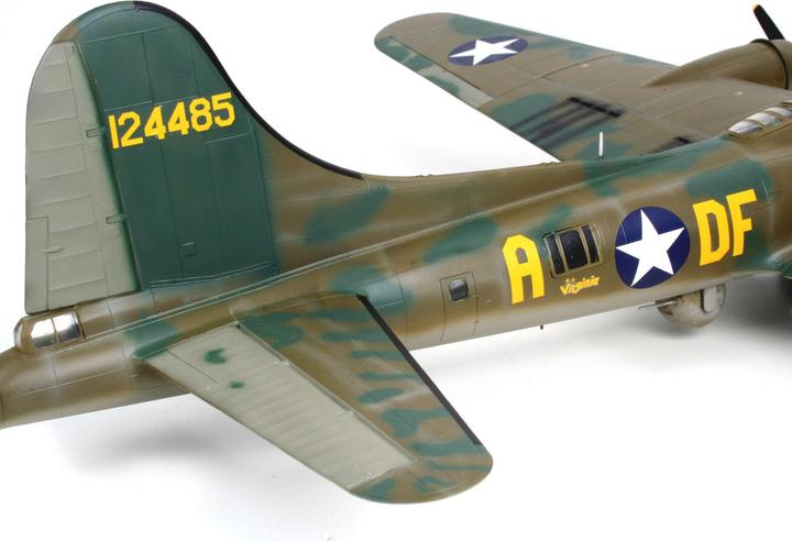 Immagine prodotto Revell Boeing B-17F Memphis Belle