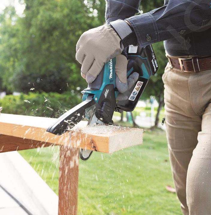 Image du produit Makita DUC101Z01 (Tronçonneuse à batterie)
