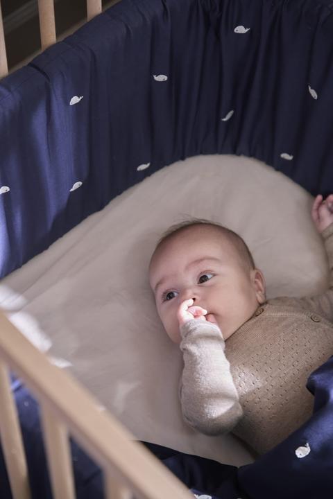 Produktbild Filibabba Bettumrandung - Wal Christian Stickerei - Midnight (4 x 4 cm)