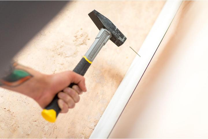 Actual product image Black & Decker fitter's hammer (764 g)
