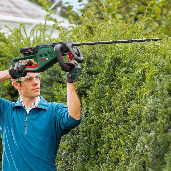 Productafbeelding Bosch Home & Garden UniversalHedgeCut 18-50 Kit (Oplaadbare batterij)