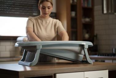 Produktbild Tega Baby Faltbare Babybadewanne mit Ablaufstopfen - Grau