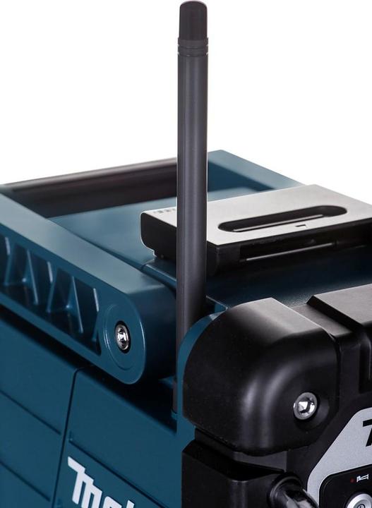 Actual product image Makita DMR116 (AM, FM)