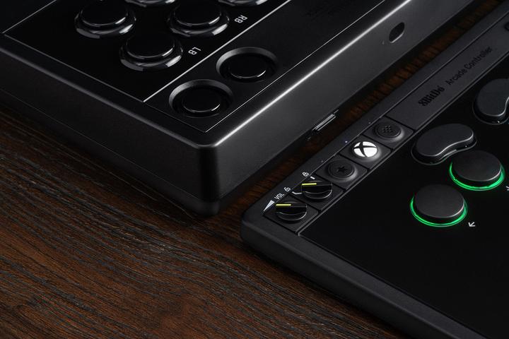 Actual product image 8bitdo Arcade controller (Xbox One S, Xbox One X, Xbox Series S, Xbox Series X, Windows)