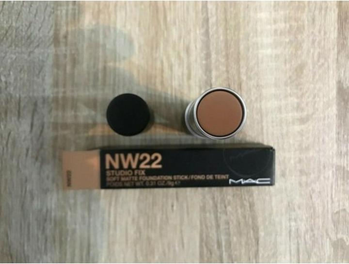 Produktbild MAC Cosmetics Studio Fix Soft Matte Foundation Stick (NW22)