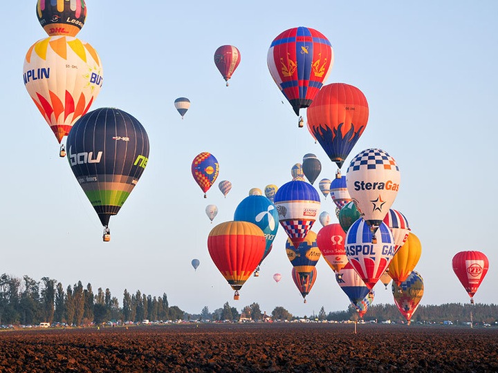 Actual product image Smartbox Private balloon flight of 1 hour 30 minutes in the Zurich Oberland for 5 people (5 pers.)