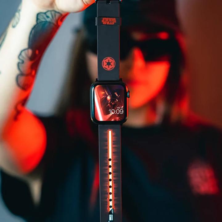 Immagine prodotto Moby Fox Bracciale Smartwatch Star Wars Darth Vader Lightsaber 22 mm (22 mm, Acciaio inossidabile, Silicone)