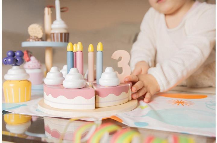 Produktbild small foot Schneidebarer Geburtstagskuchen aus Holz, 18 Stück.