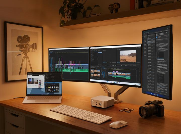 Produktbild Satechi Thunderbolt 5 CubeDock ze slotem na SSD | 8K | PD do 140W (7 Ports)