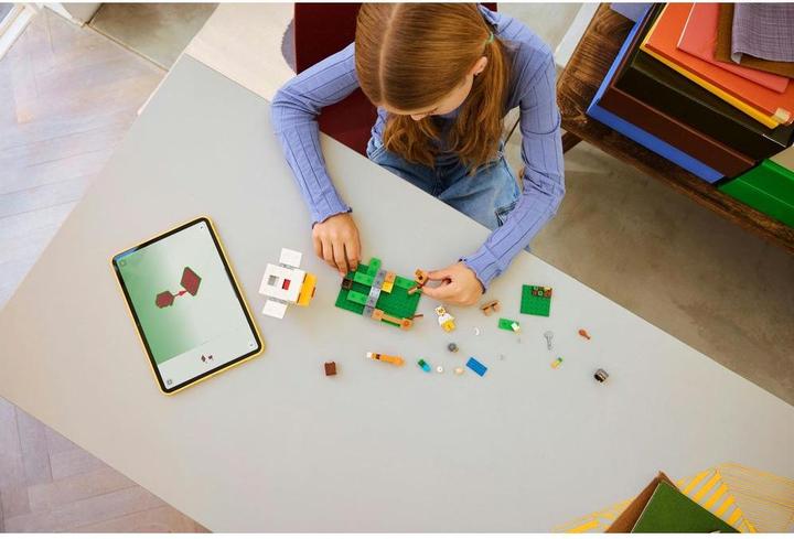Actual product image LEGO Chicken farm (LEGO Minecraft)