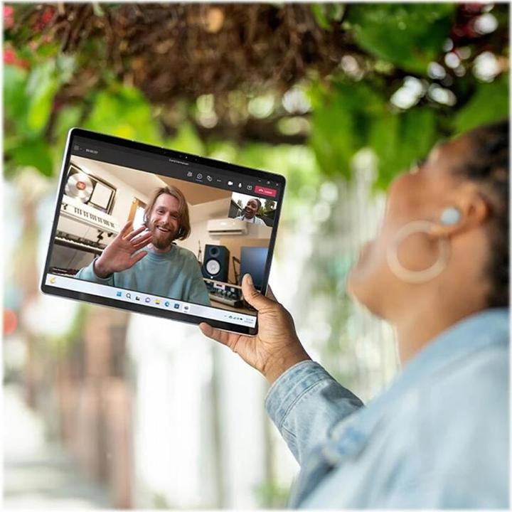 Produktbild Microsoft Surface Pro 9 for business (13", Microsoft SQ3, 8 GB, 256 GB, Ohne Tastaturlayout)