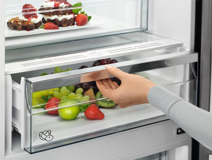 Actual product image AEG Eco Santo RCB732E5MX NoFrost upright fridge-freezer (331 l)