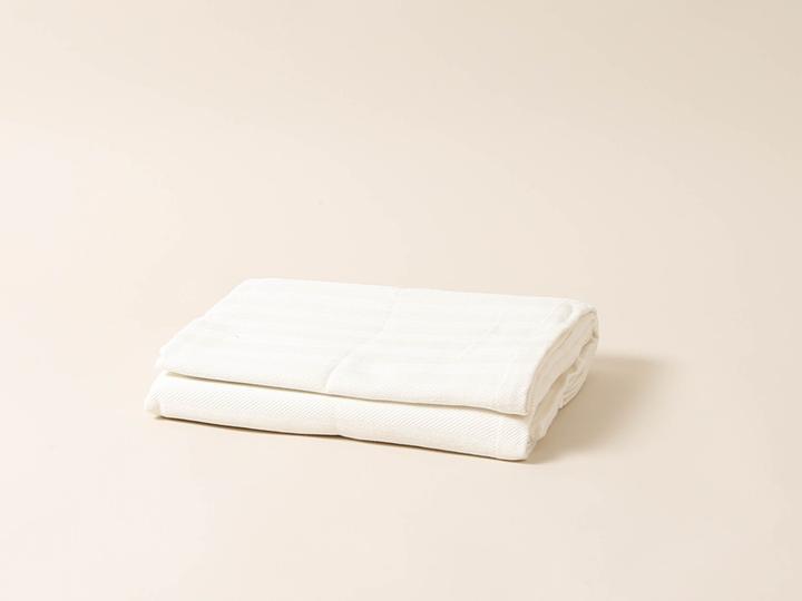 Actual product image Esmée Table cloth (240 x 150 cm)