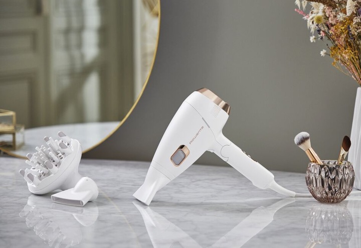 Actual product image Rowenta Ultimate Experience CV9240F0 hair dryer copper