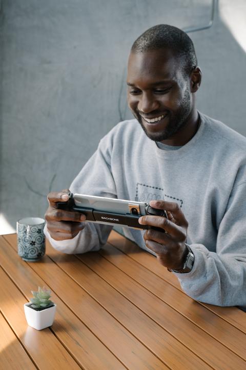 Actual product image Backbone One (iOS)