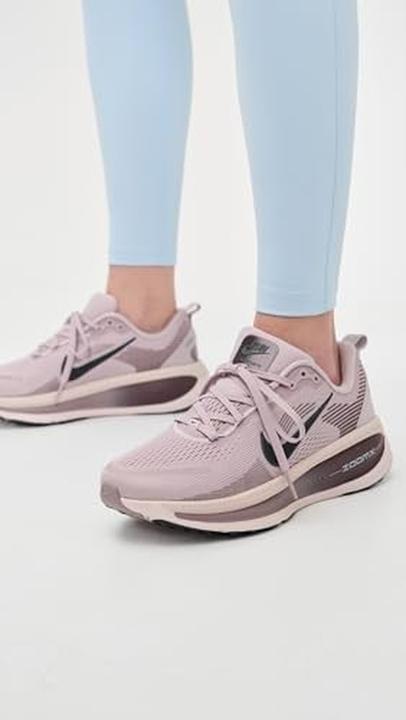 Produktbild Nike Vomero 18 (41)