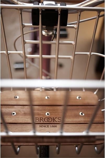 Actual product image Brooks England Hoxton Wire Basket (25 l)