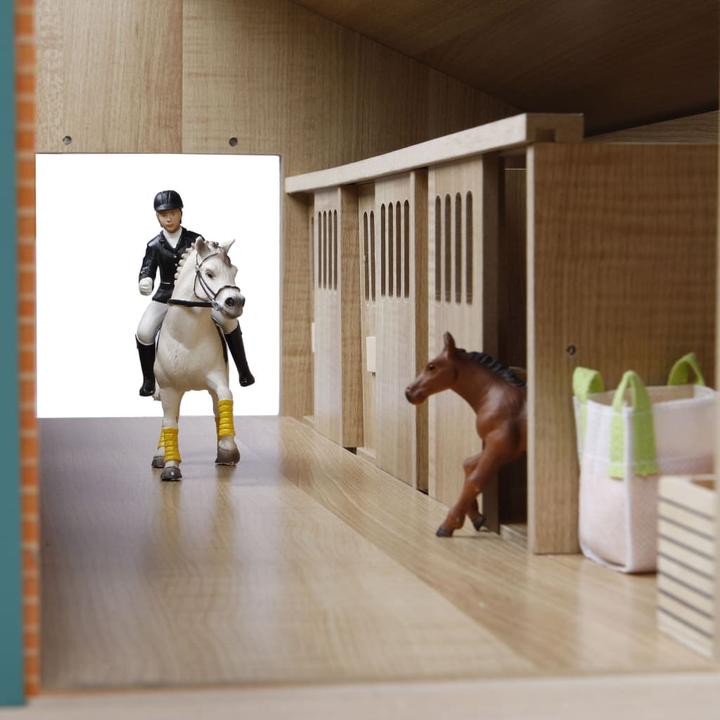 Actual product image Sombo Stable with 7 horse boxes