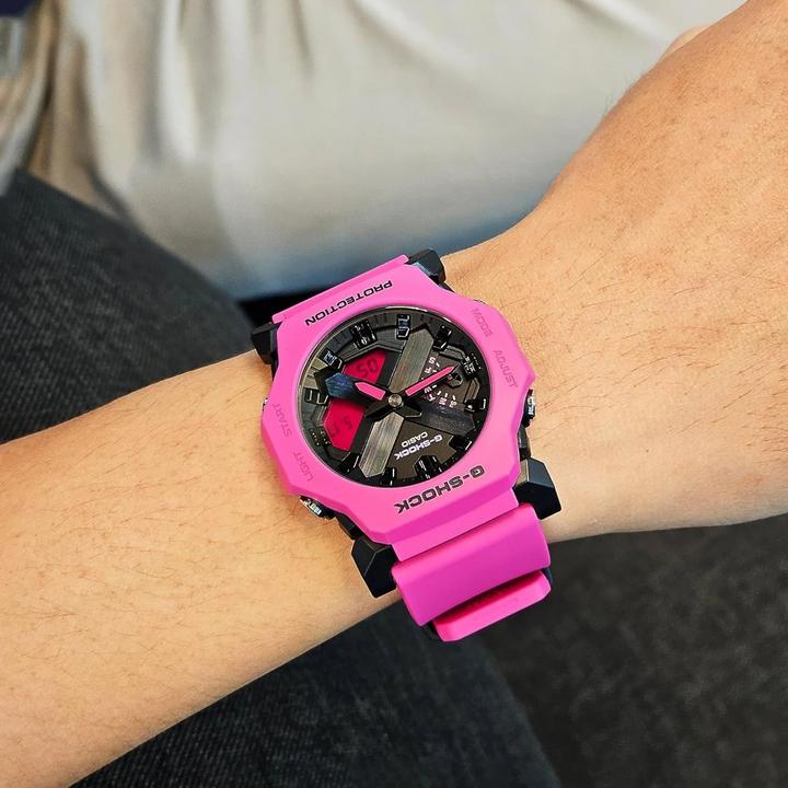 Produktbild Casio GA-2300-4AER (Sportuhr)