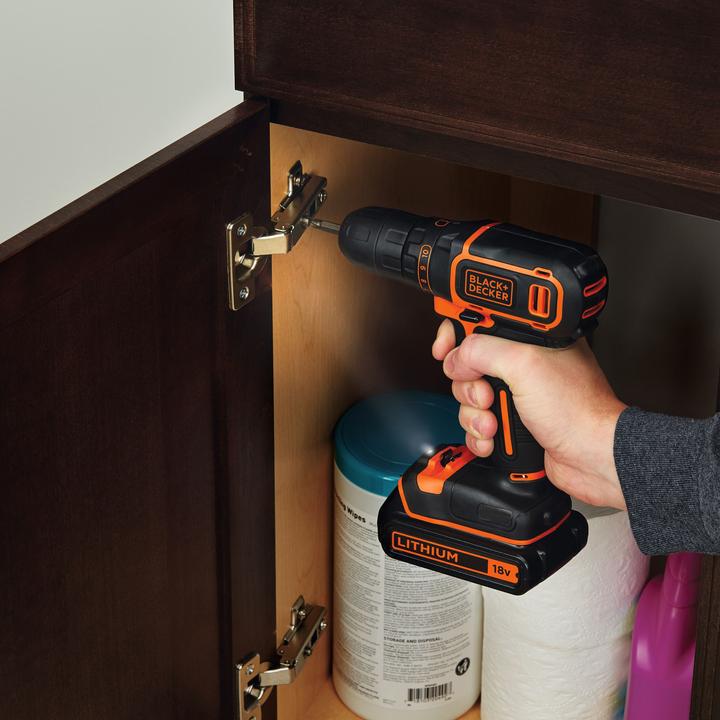Immagine prodotto Black & Decker BLACK+DECKER BDCDC18B-QW Accuboormachine - 18V - incl. caricabatterie en 2 accuse (Batteria ricaricabile)