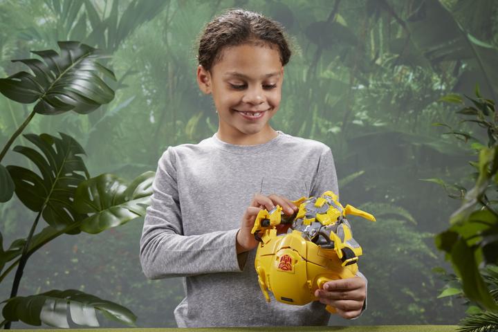 Actual product image Transformers Bumblebee 2-in-1