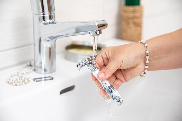 Immagine prodotto Sawoo Rasoio Marmory in ottone di alta qualità con 10 lame incluse