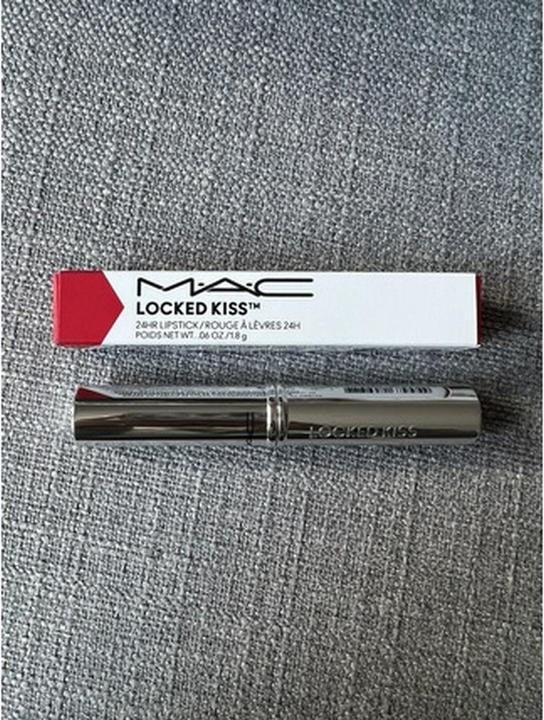 Immagine prodotto MAC Cosmetics M.A.C. Rossetto Locked Kiss Rubino Vero (Rubino vero)