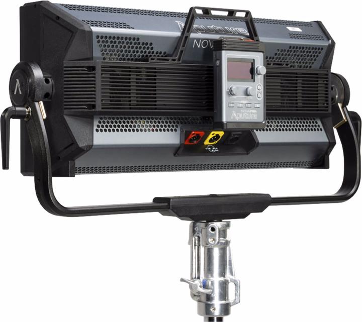 Actual product image Aputure Nova P600c (Surface luminaire)