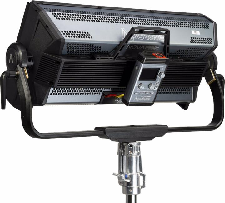 Actual product image Aputure Nova P600c (Surface luminaire)