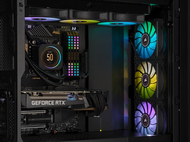 Actual product image Corsair ML140 RGB ELITE (140 mm, 1 x)