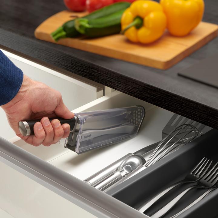 Actual product image Tefal Ever Sharp Chef's Knife with Knife Sharpener Case (16.50 cm)