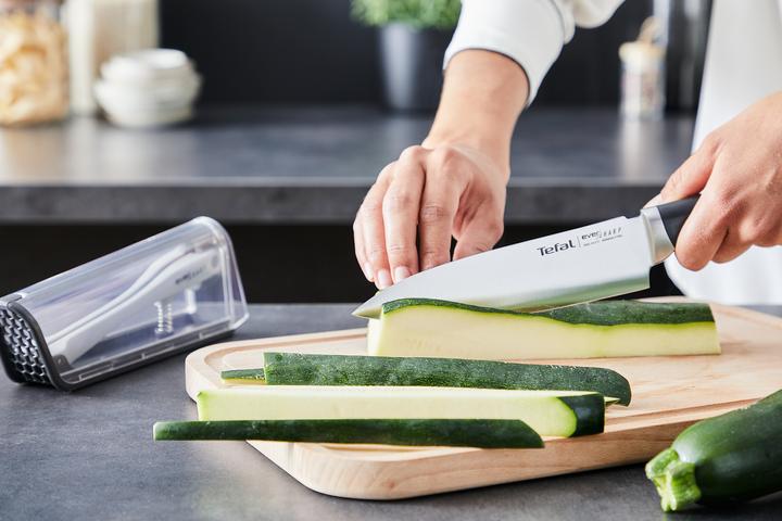 Actual product image Tefal Ever Sharp Chef's Knife with Knife Sharpener Case (16.50 cm)
