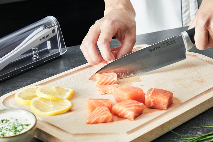 Actual product image Tefal Ever Sharp Chef's Knife with Knife Sharpener Case (16.50 cm)